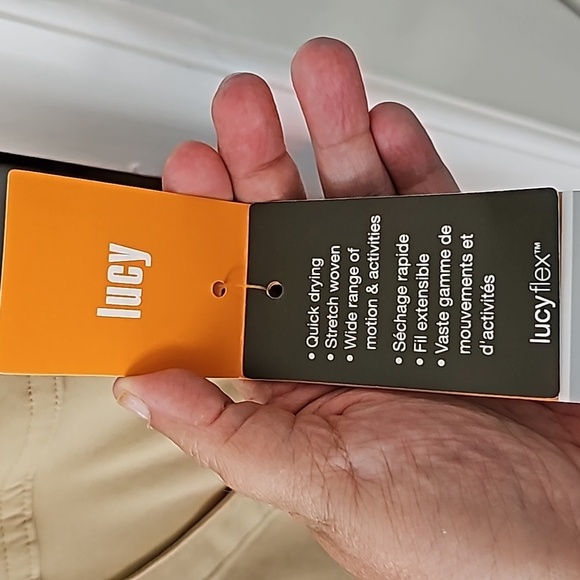 Lucy beige capris size medium NWT - Picture 2 of 5